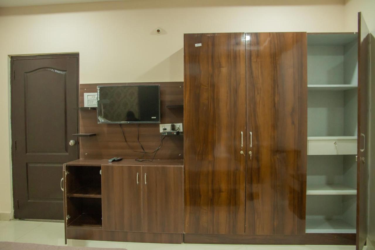 Iris At Nest Hotel Hyderabad Exterior photo